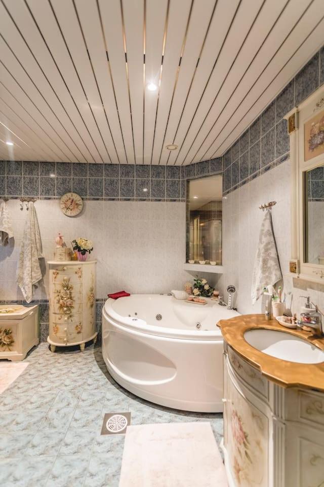 Raua 13 Lägenhet Tartu Exteriör bild